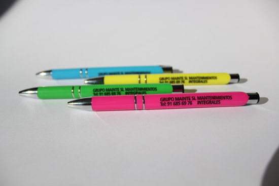 Bolígrafos Rainbow personalizados para publicidad del Grupo Mainte