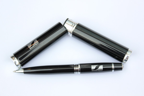 Bolígrafos de metal Enix personalizados para Shapely