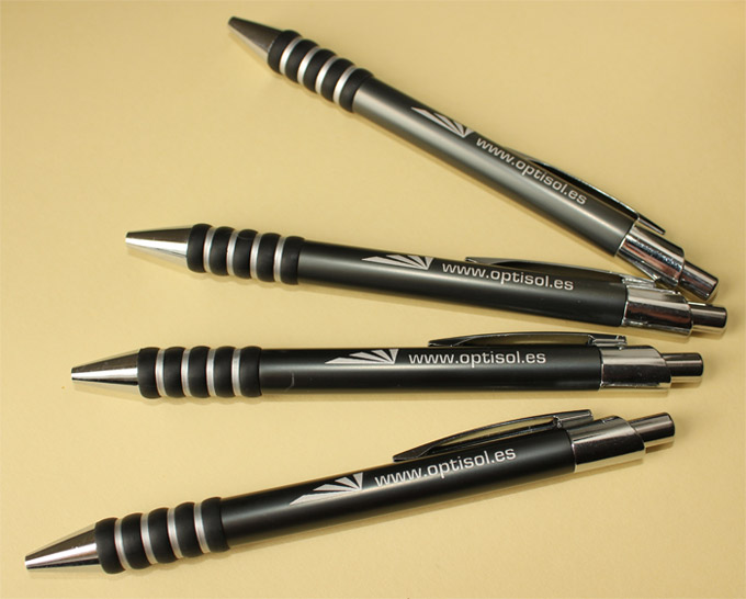 Bolígrafos Sandy grabados con láser para Optisol