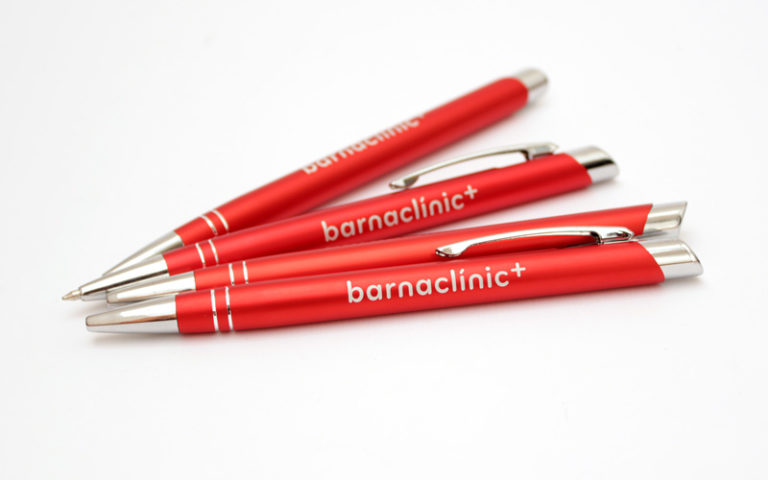 Bolígrafos Dan grabados con láser para barnaclinic