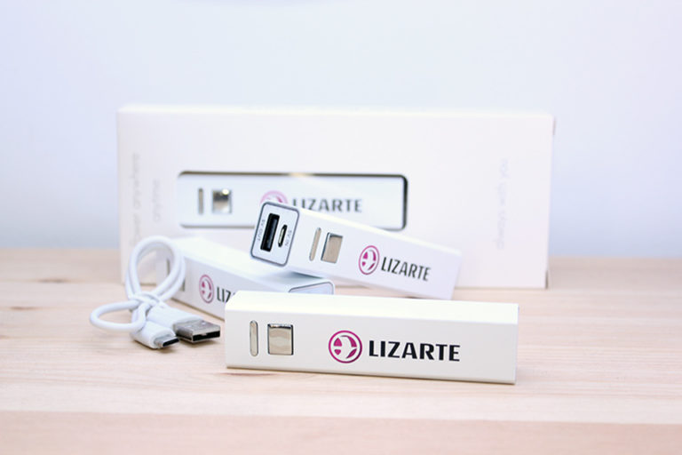 Baterías externas publicidad Thazer personalizadas para Lizarte